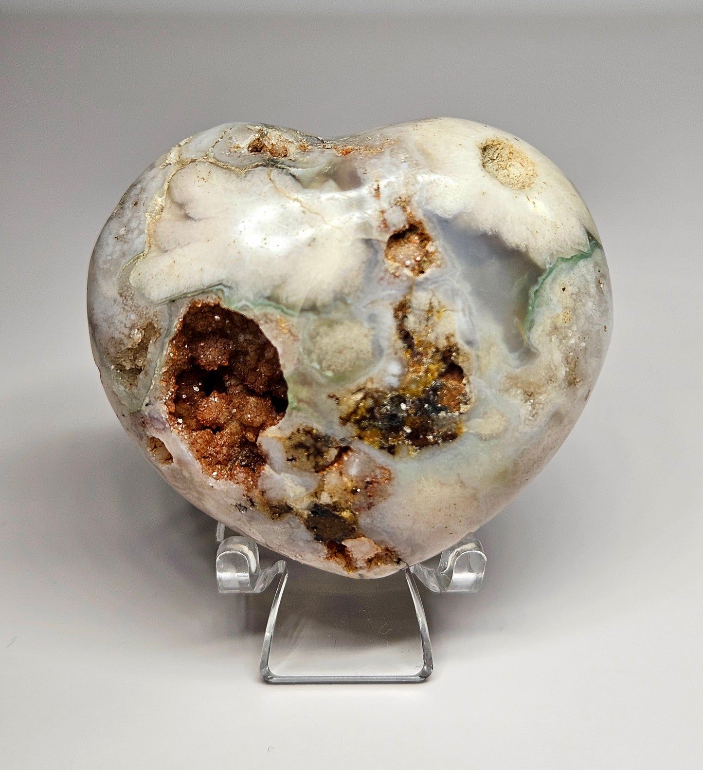 Flower agate heart carving