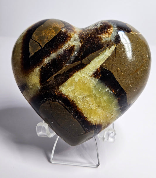 Septarian heart carving